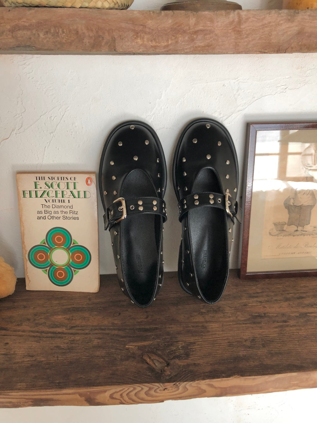 round belt studded loafer