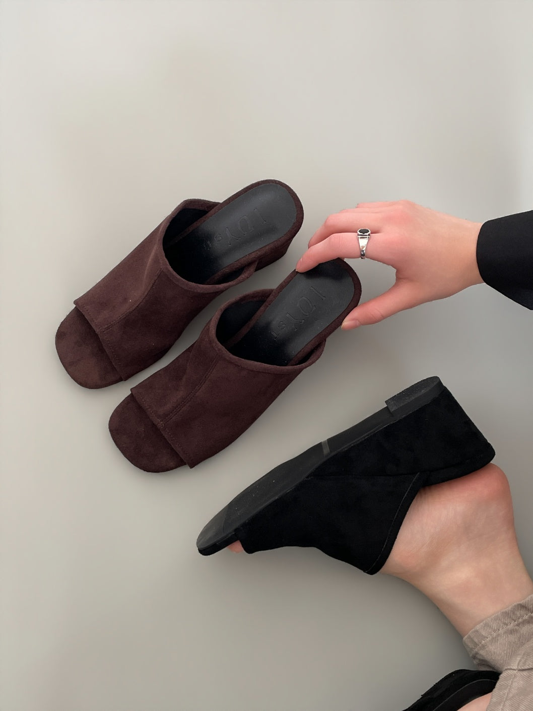 【送料無料】suede wedge heel sandals  / 2color