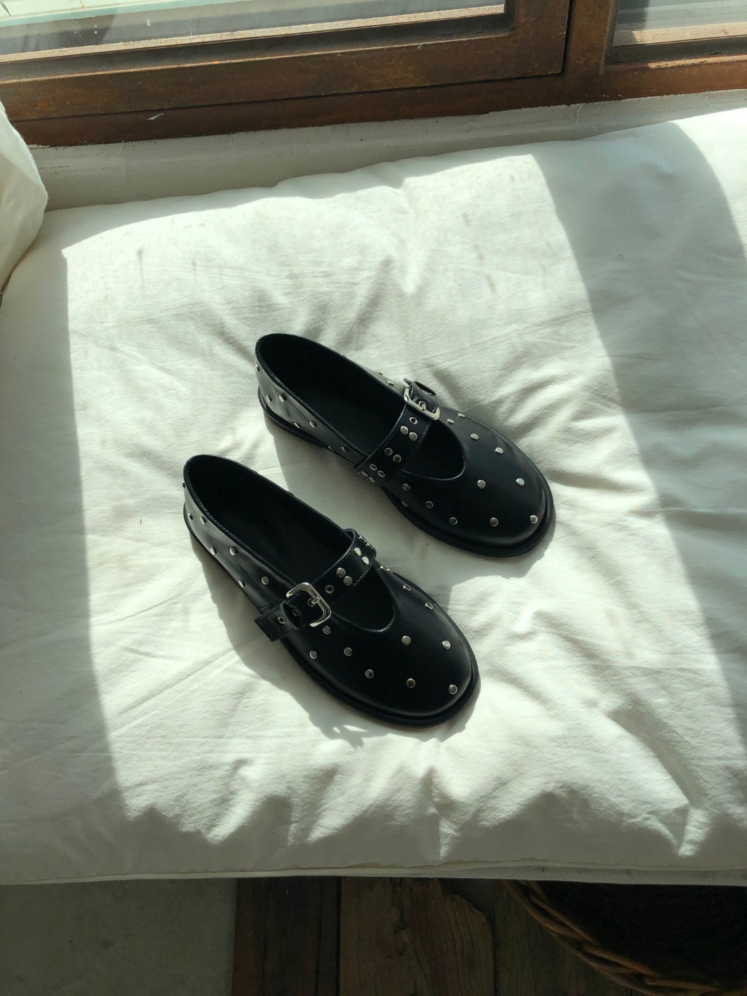 round belt studded loafer
