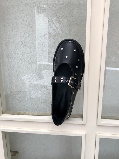 round belt studded loafer