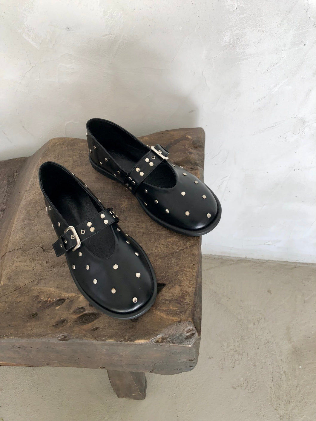 round belt studded loafer