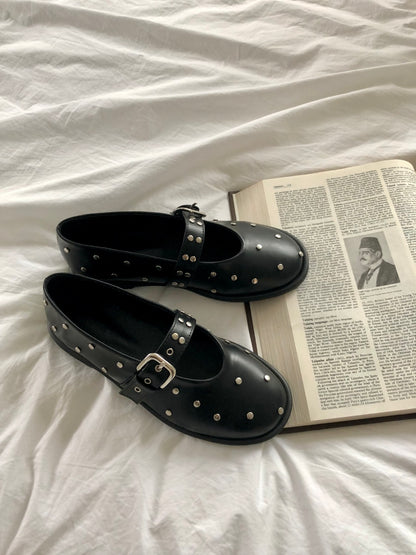 round belt studded loafer