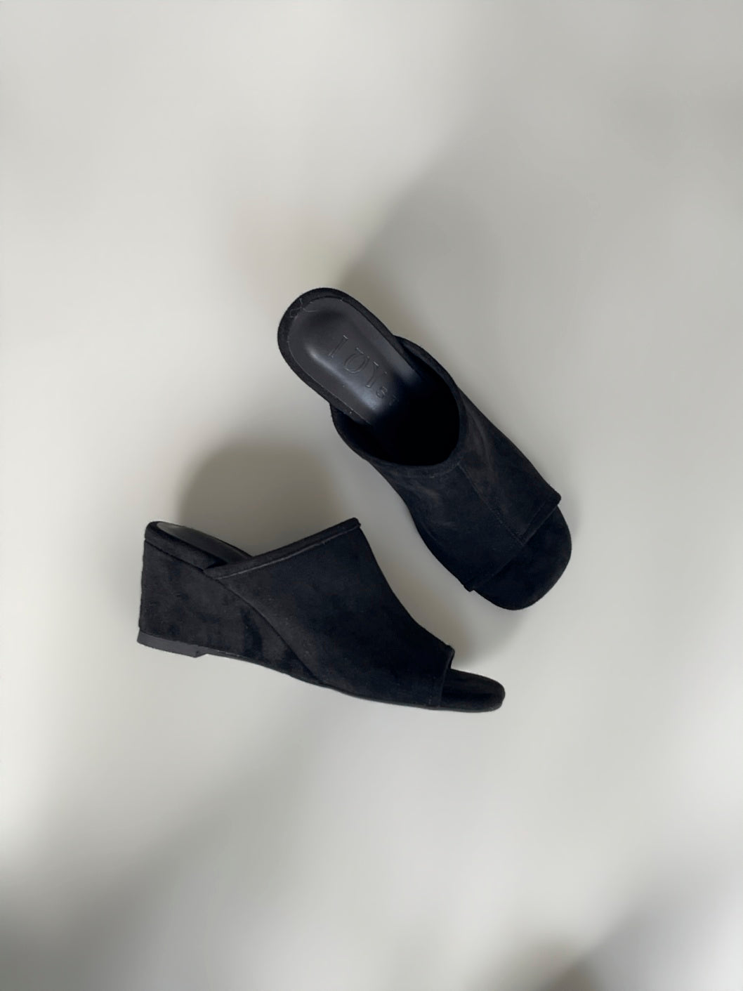 【送料無料】suede wedge heel sandals  / 2color